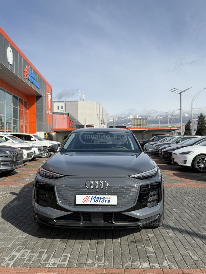 Audi e-tron 2025 — photo 2