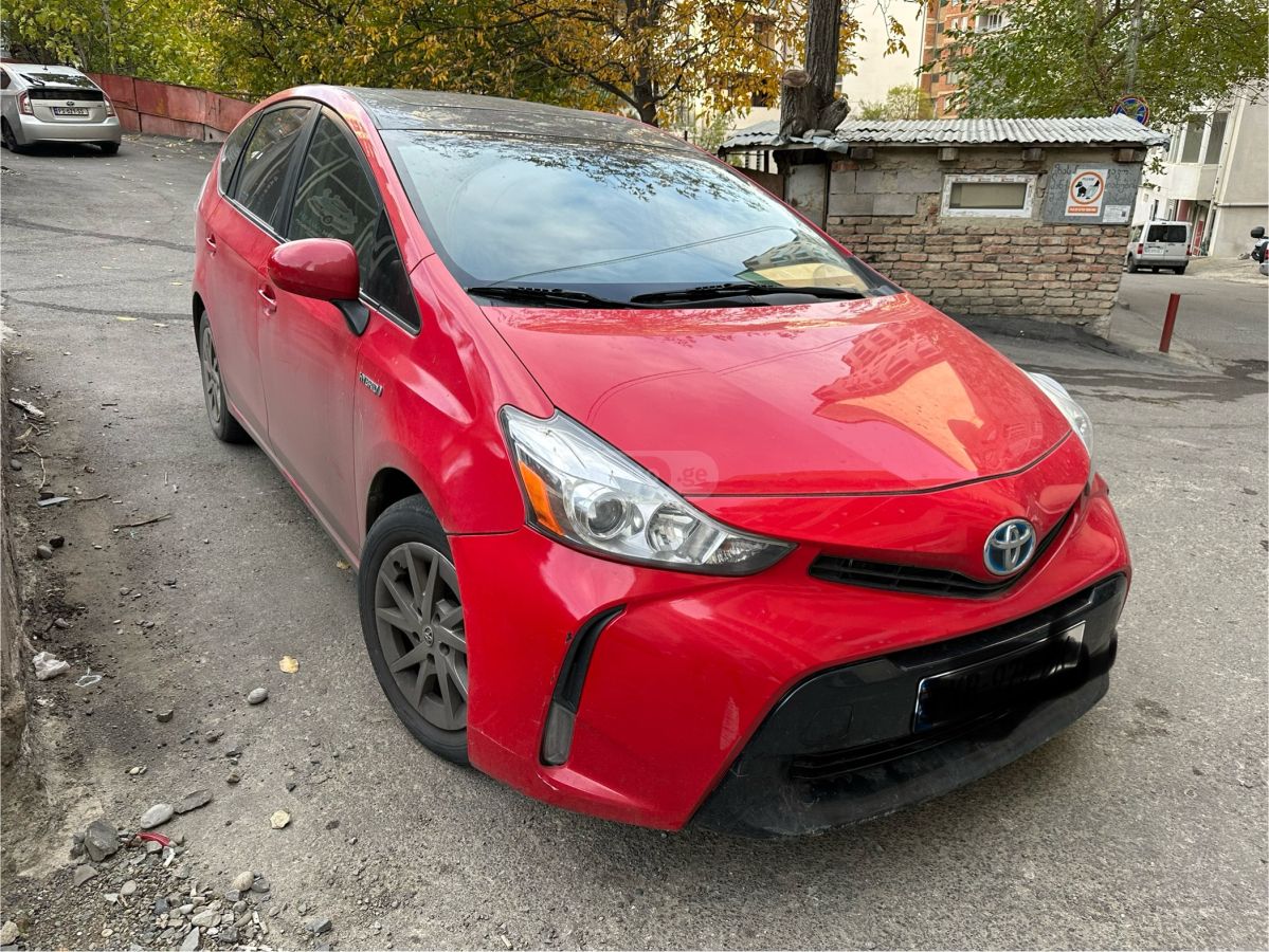 Toyota Prius V 2015 — photo 2