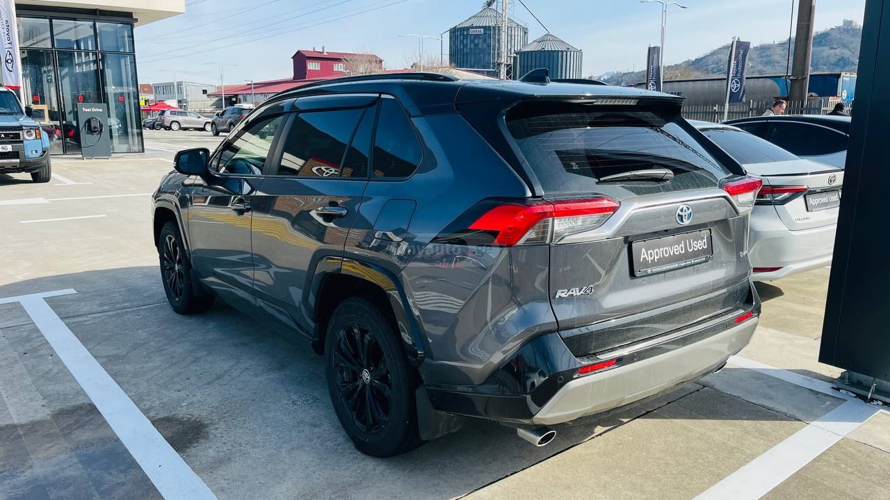 Toyota RAV4 2025 — photo 2