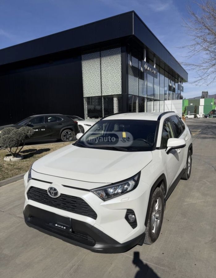 Toyota RAV4 2020 — photo 2