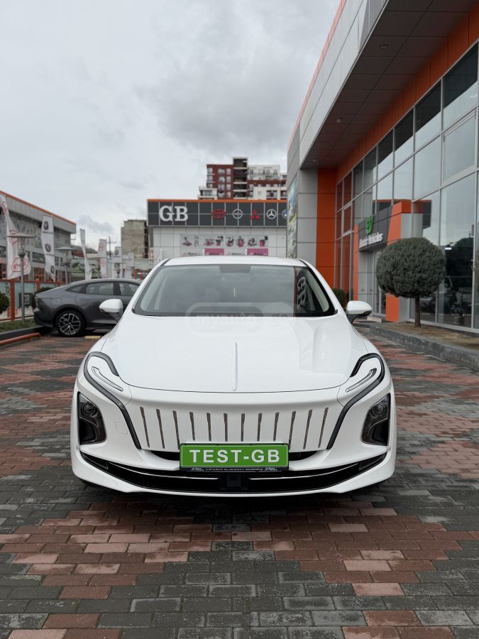 Hongqi E-QM 5 2024 — photo 2