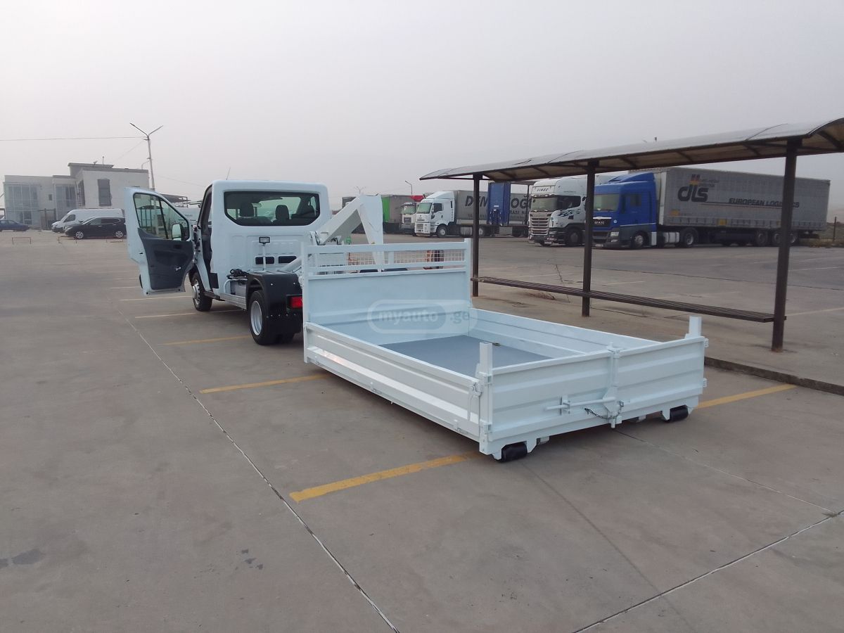 Ford Transit 2015 — photo 2