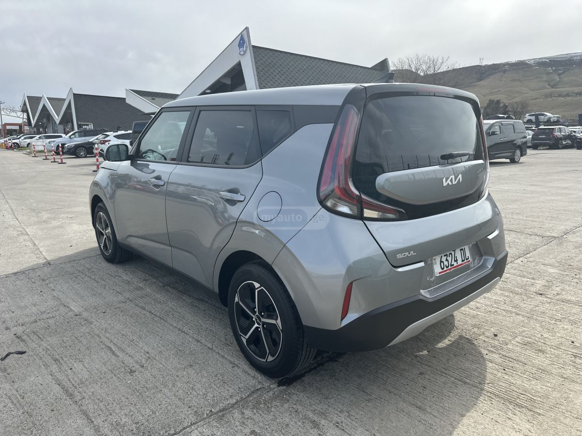 Kia Soul 2023 — photo 2