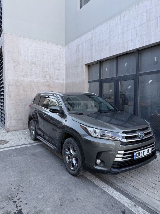 Toyota Highlander 2018 — photo 2