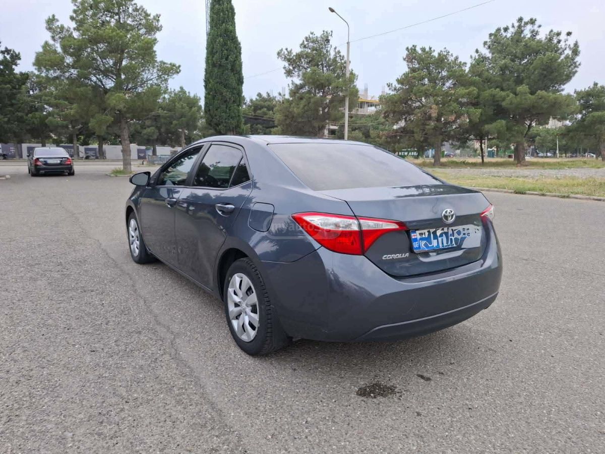 Toyota Corolla 2016 — photo 2