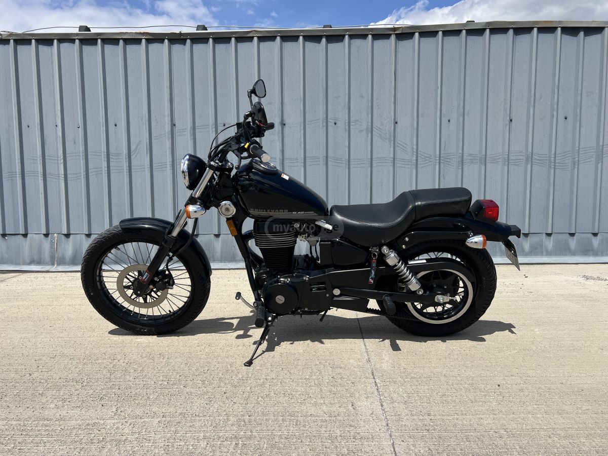 Suzuki Boulevard S40