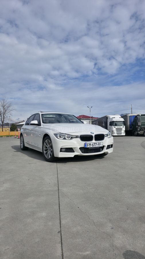 BMW 320 2018 — photo 2