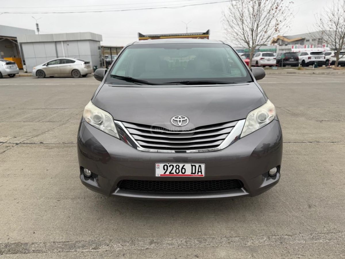 Toyota Sienna