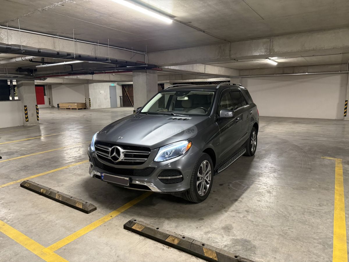 Mercedes-Benz GLE 550E 2018 — photo 2