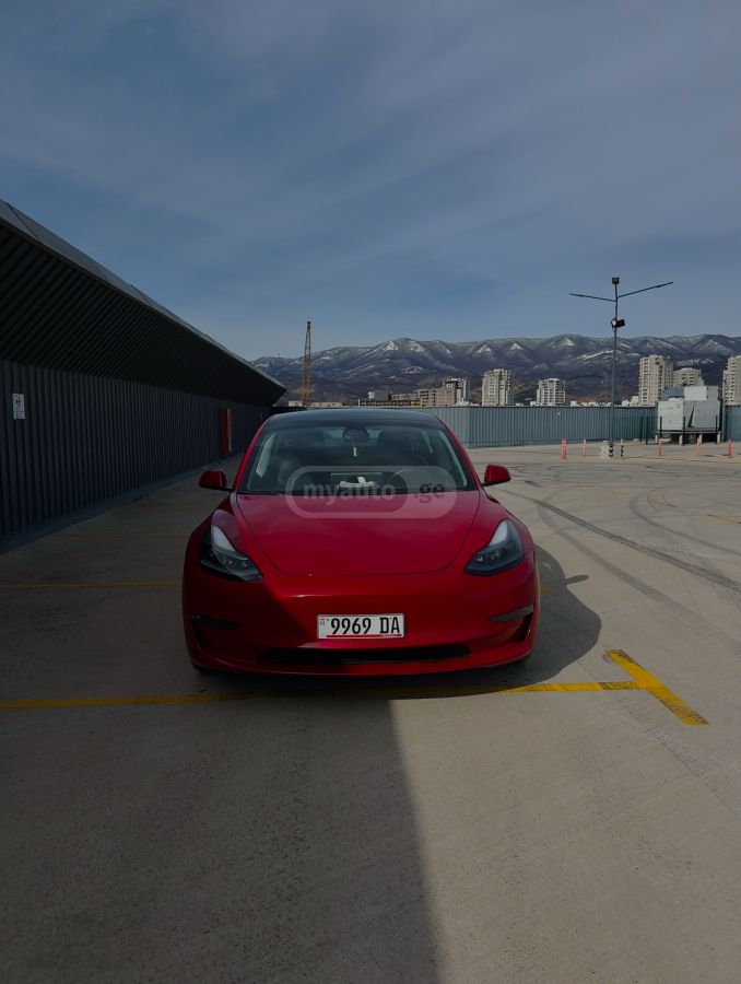 Tesla Model 3 2021 — photo 2