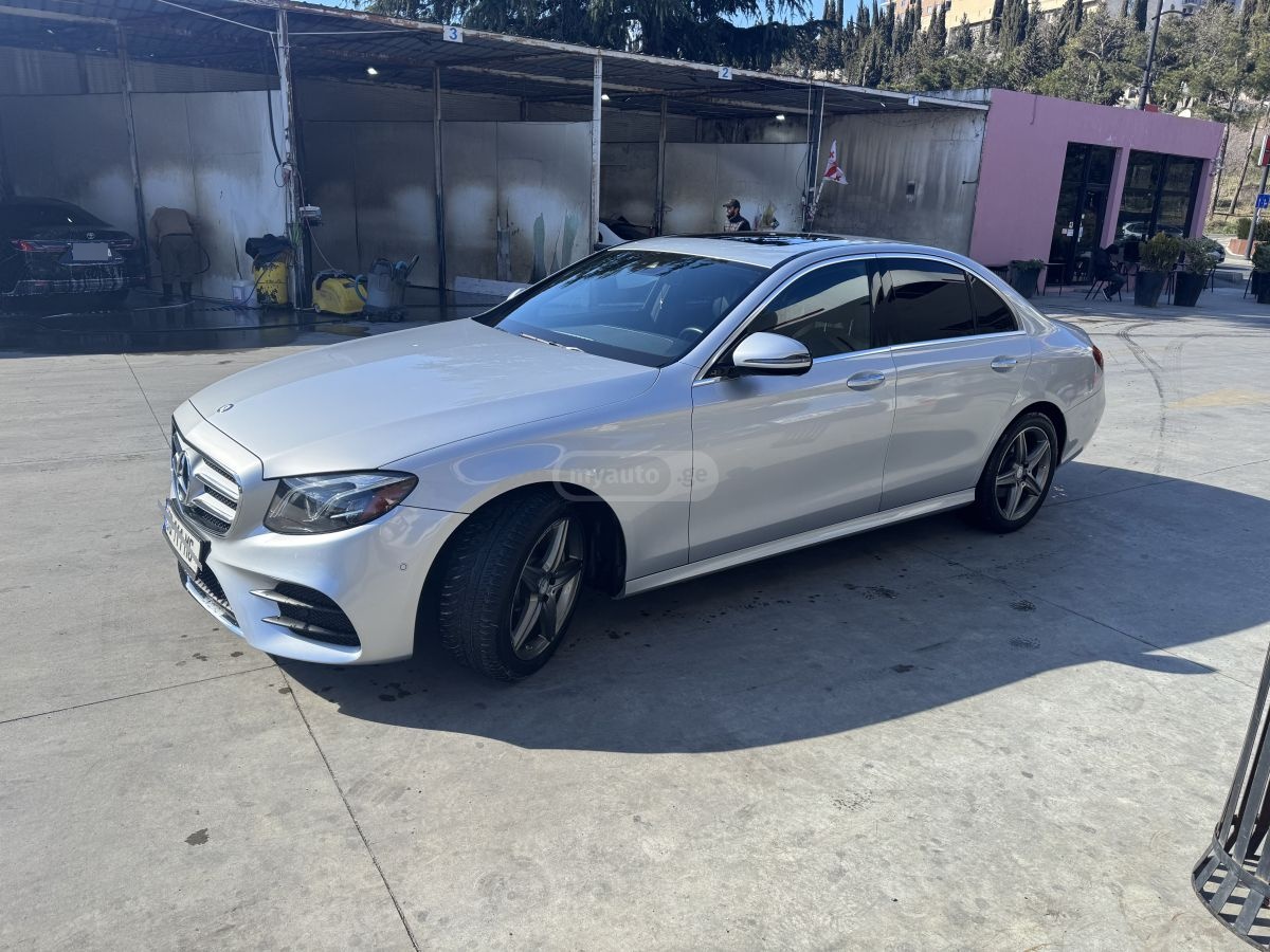 Mercedes-Benz E 300 2017 — photo 2