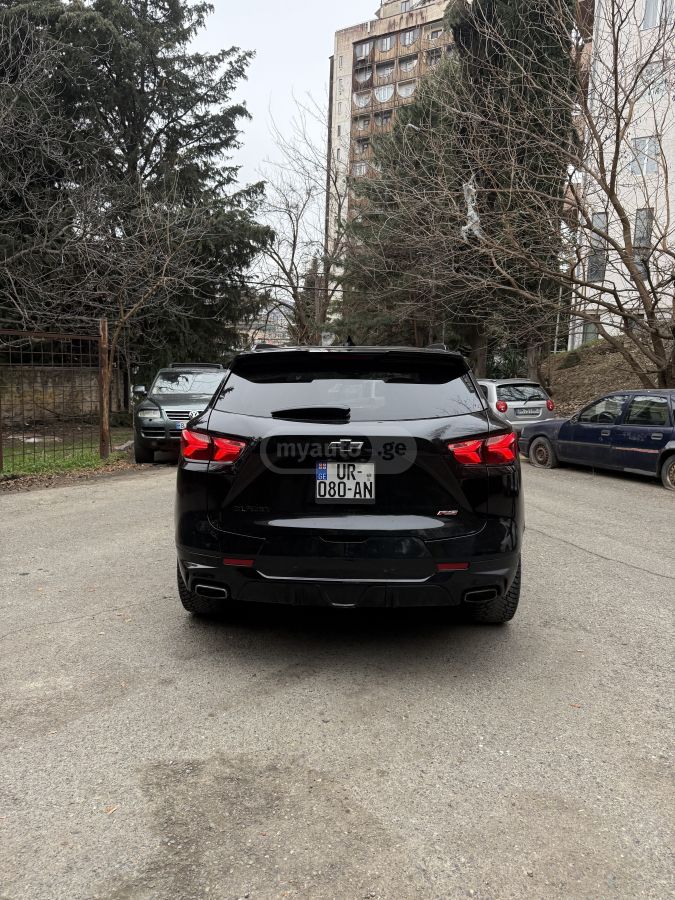 Chevrolet Blazer 2020 — photo 2