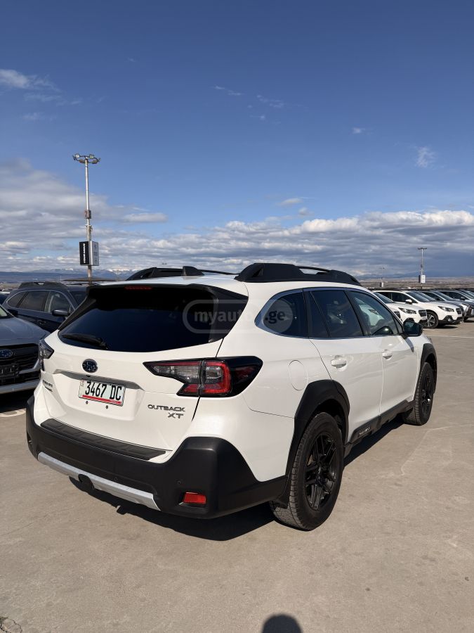 Subaru Outback 2023 — photo 2
