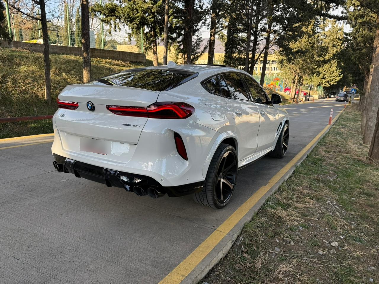 BMW X6 2021 — photo 2