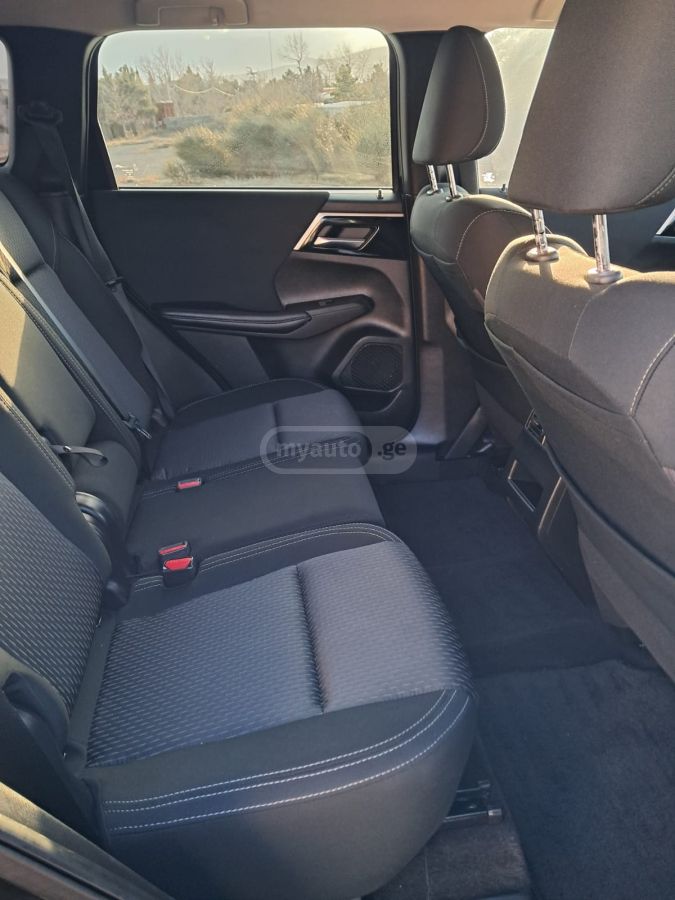 Mitsubishi Outlander 2022 — photo 2