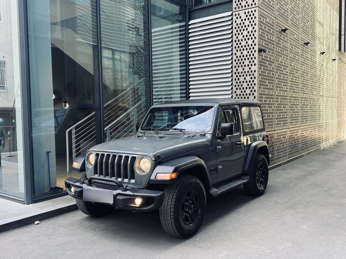 Jeep Wrangler 2023 — photo 2