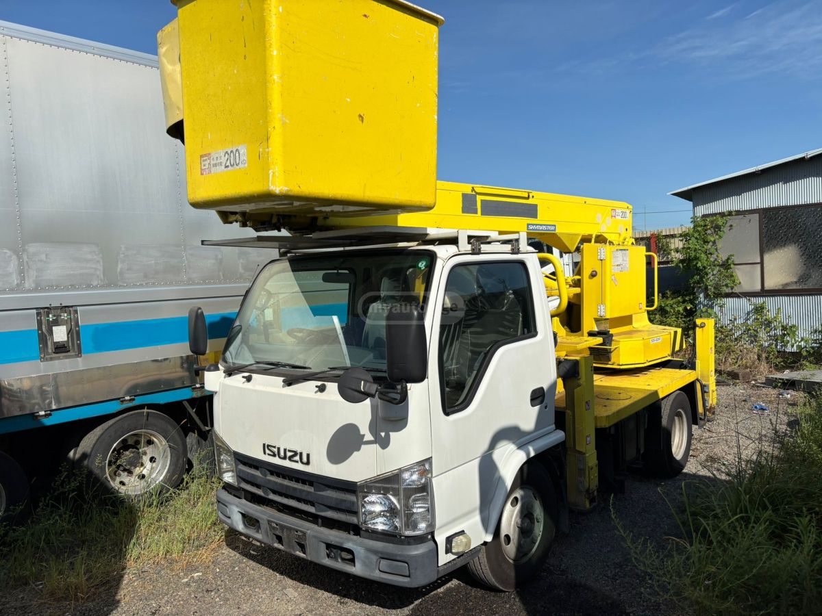 Isuzu Elf