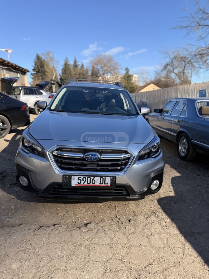 Subaru Outback 2017 — photo 2