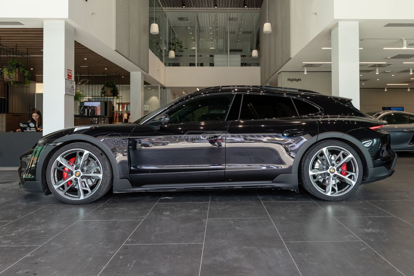 Porsche Taycan 4 S 2023 — photo 2