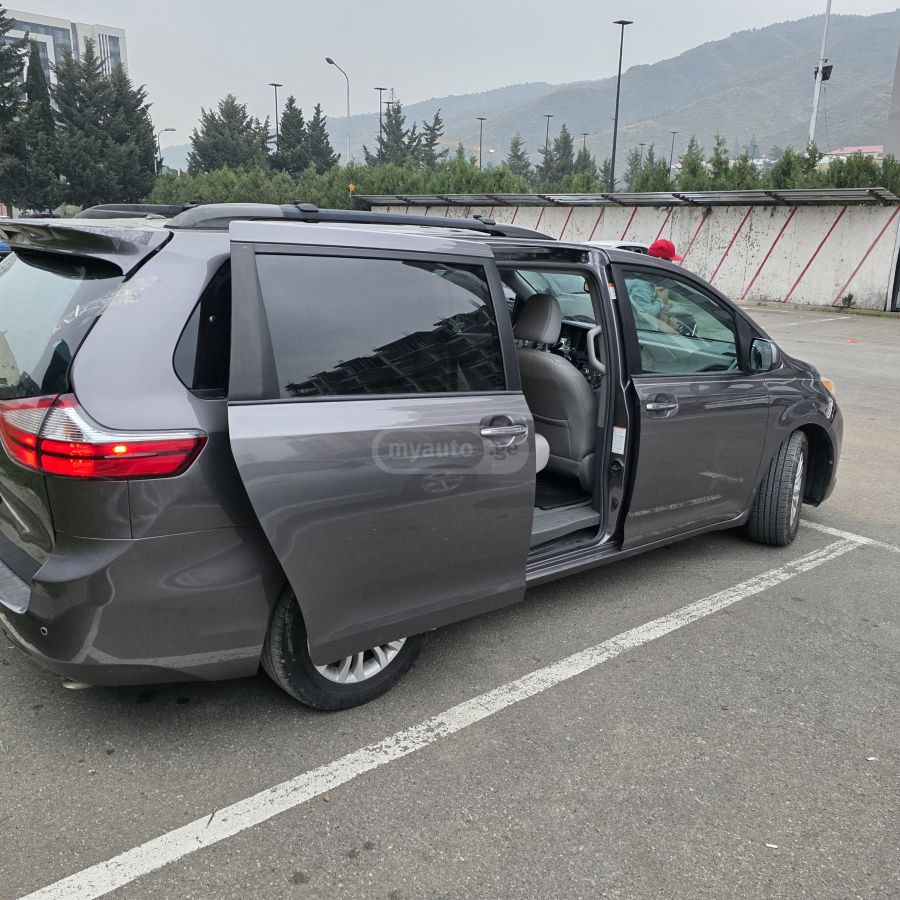 Toyota Sienna
