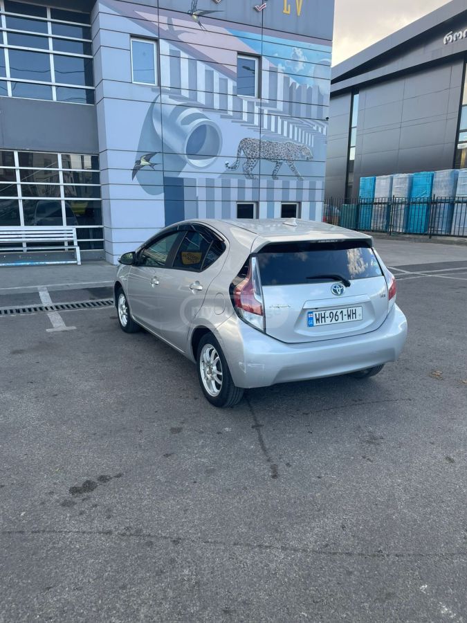 Toyota Aqua 2017 — photo 2