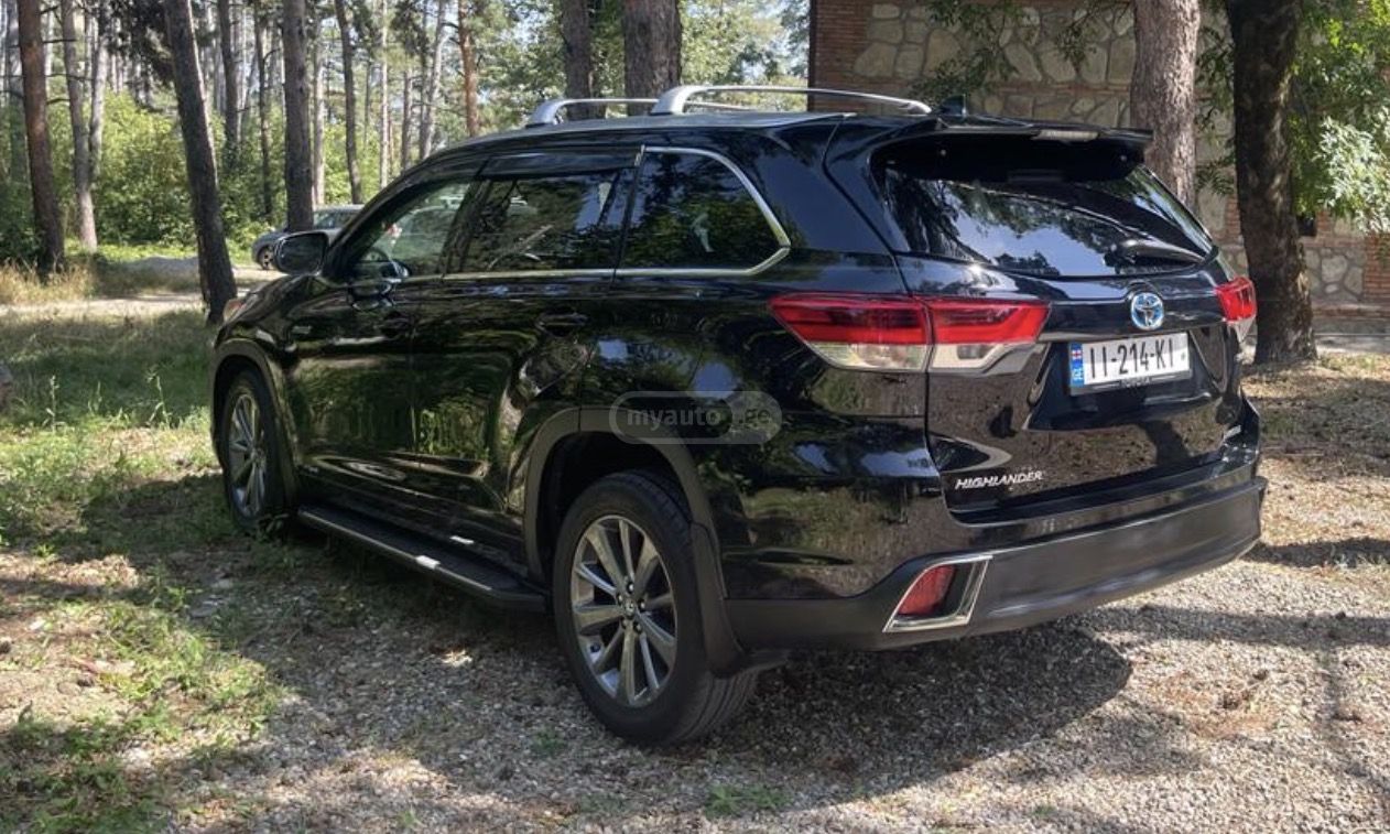 Toyota Highlander 2017 — photo 2