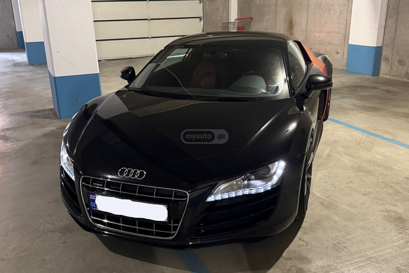 Audi R8 2009 — photo 2