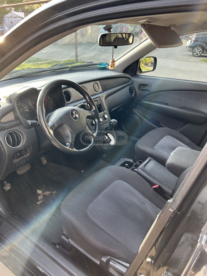 Mitsubishi Airtrek 2004 — photo 2