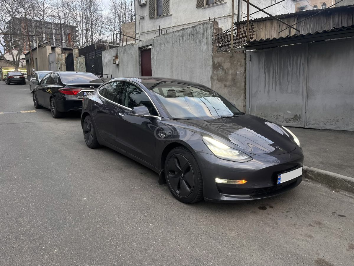 Tesla Model 3 2018 — photo 2