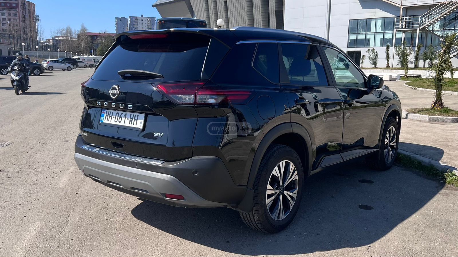 Nissan Rogue 2023 — photo 2