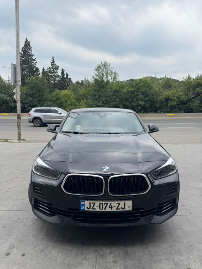BMW X2 2021 — photo 2
