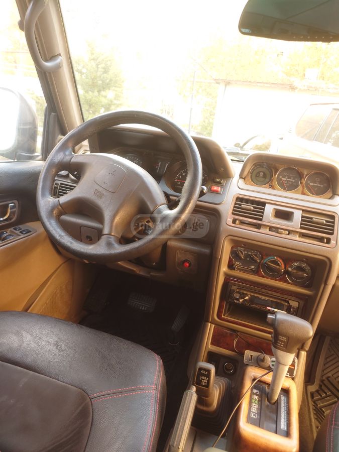 Mitsubishi Montero 1998 — photo 2