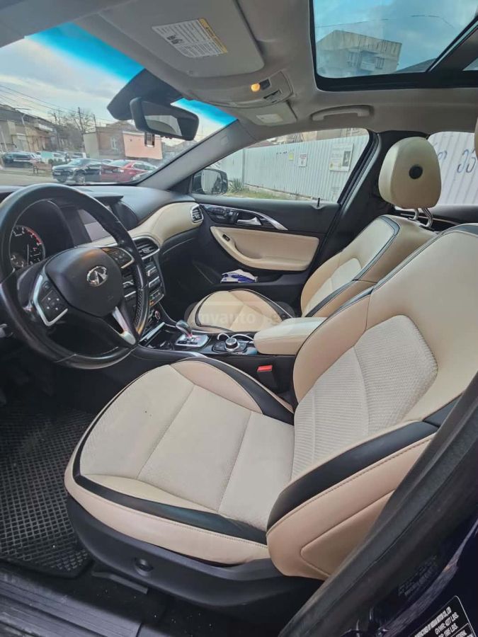 Infiniti QX 30 2018 — photo 2