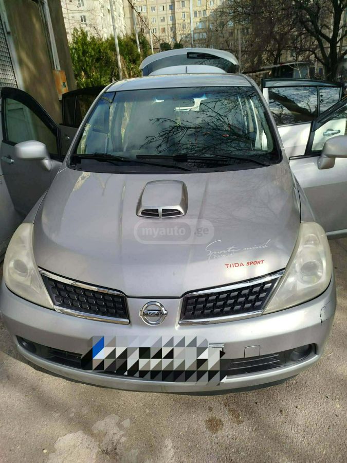 Nissan Tiida