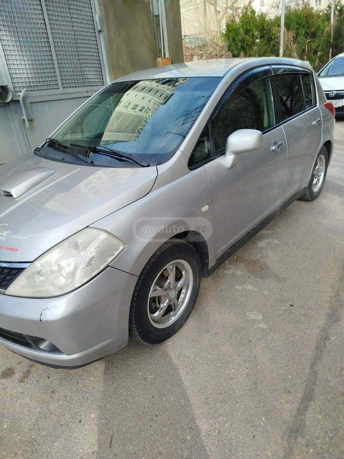 Nissan Tiida 2005 — photo 2