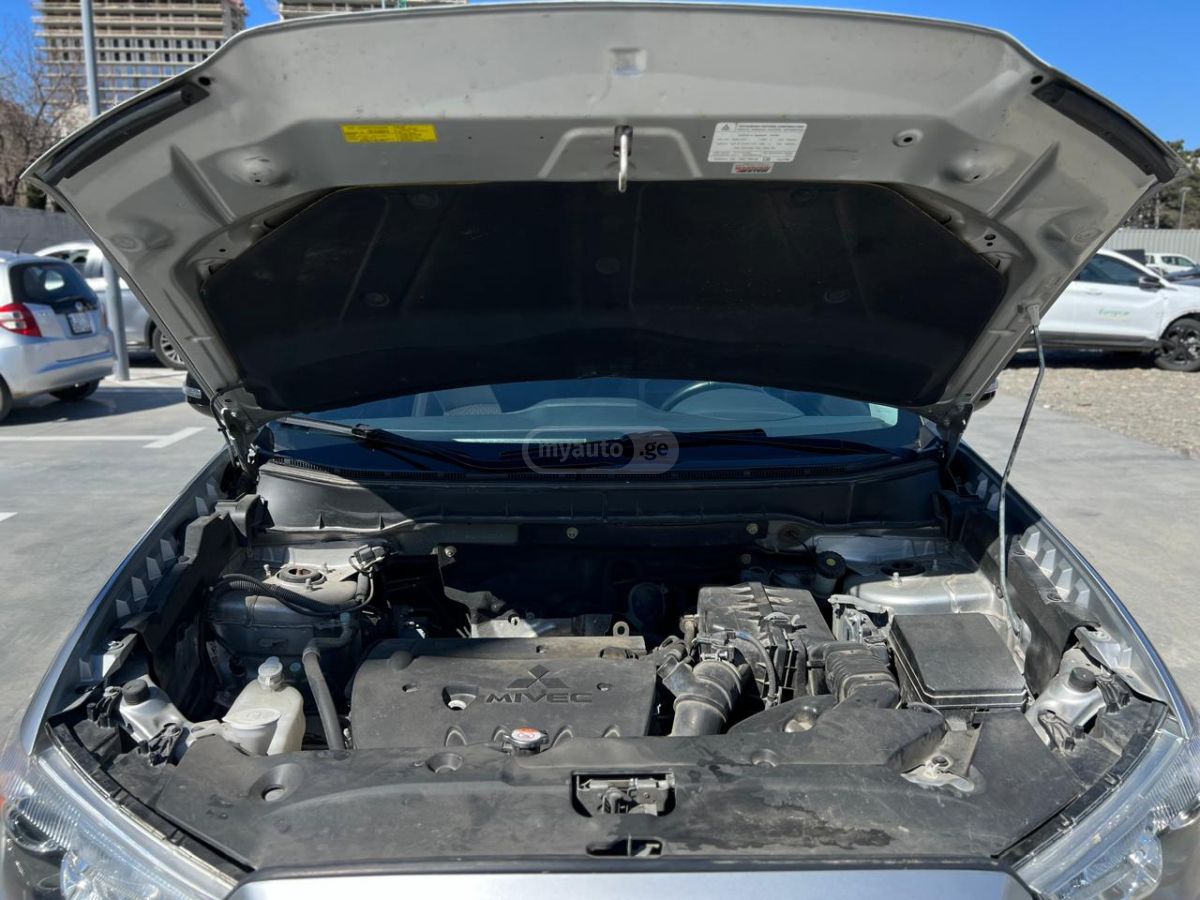 Mitsubishi Outlander Sport 2019 — photo 2
