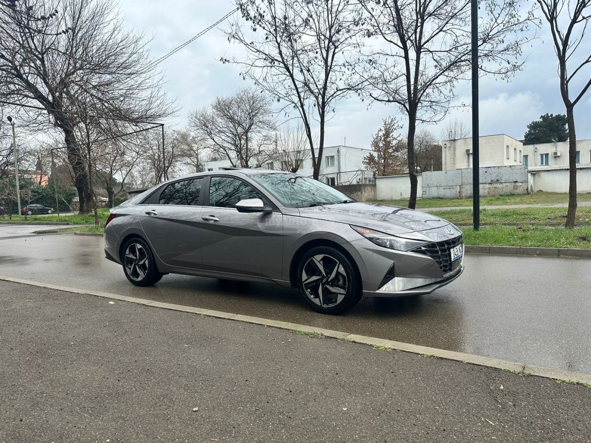 Hyundai Elantra 2022 — photo 2