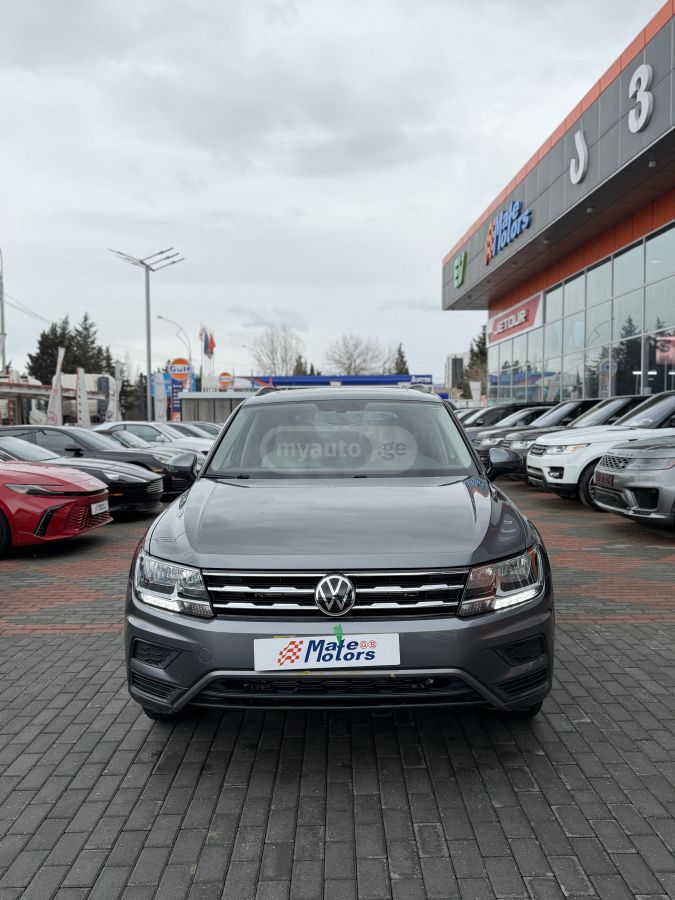 Volkswagen Tiguan 2021 — photo 2
