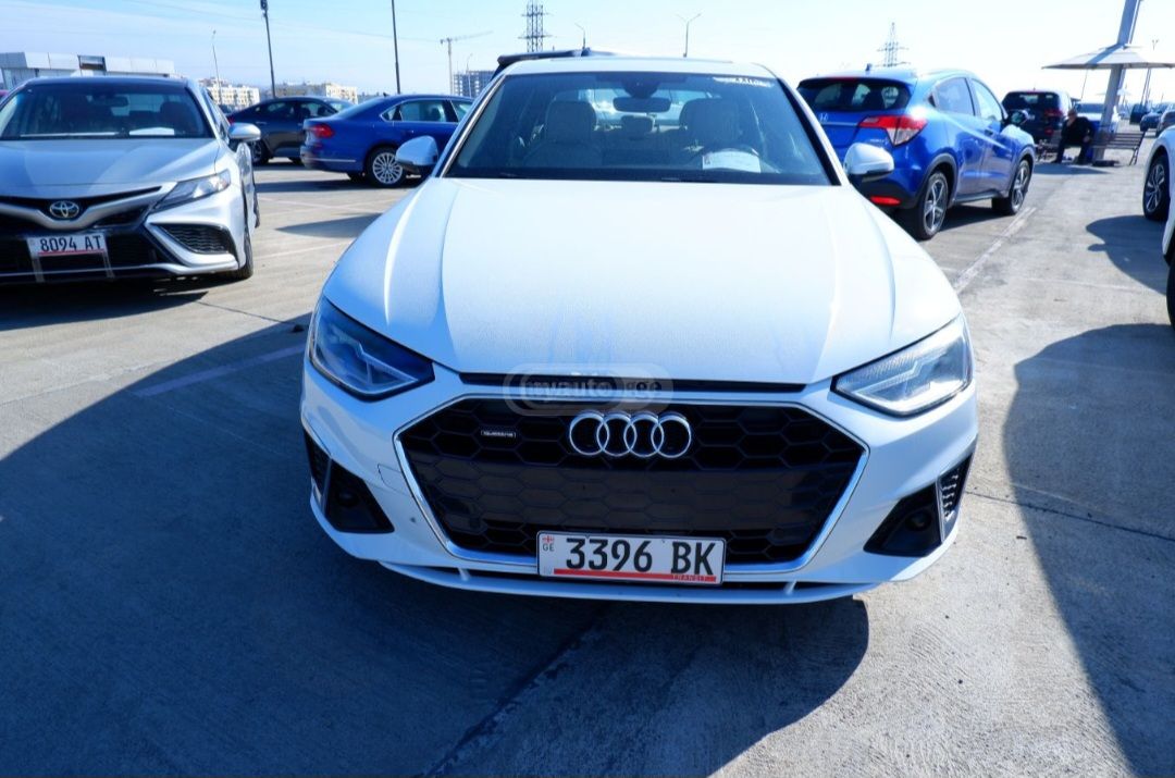 Audi A4 2020 — photo 2