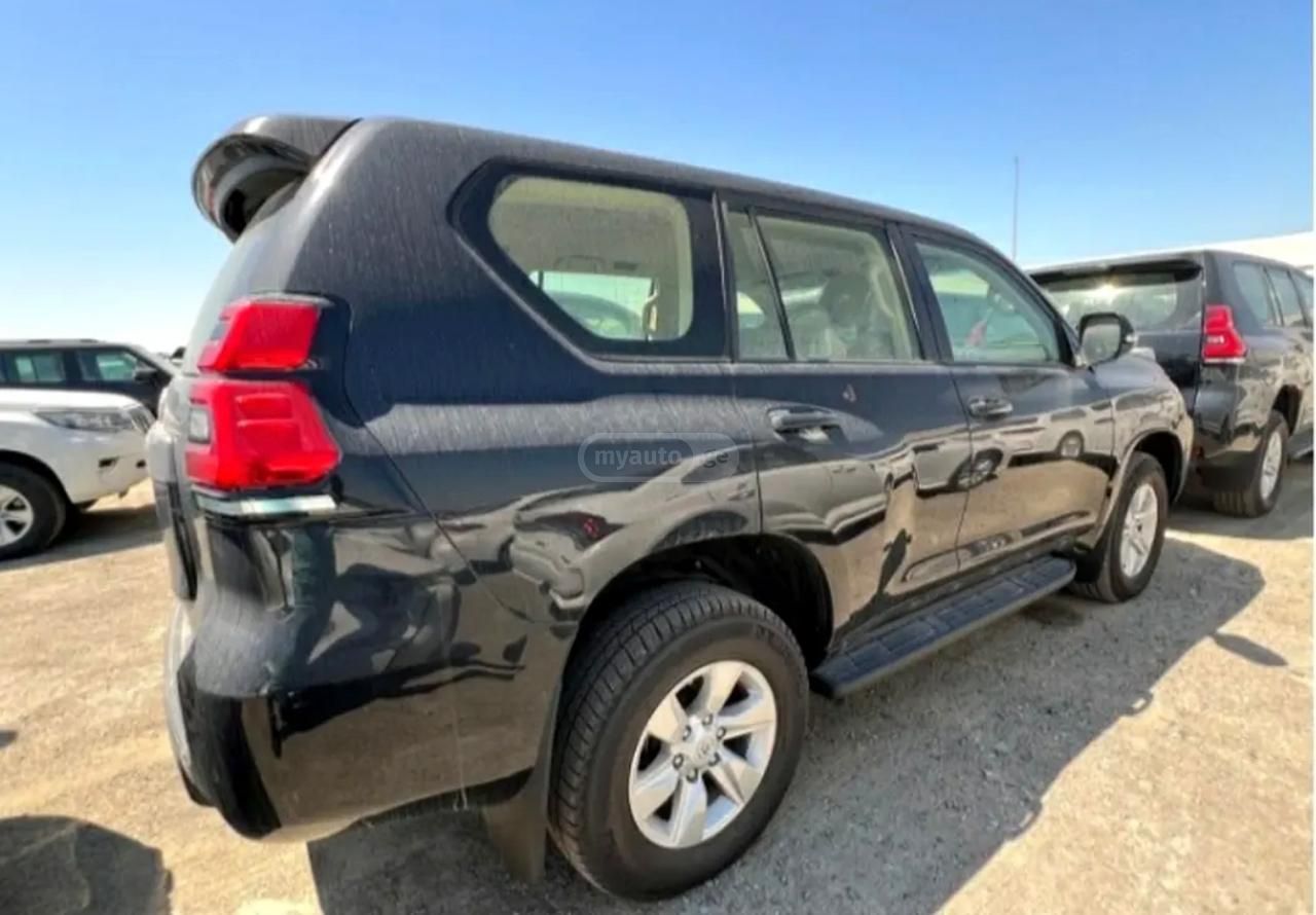 Toyota Land Cruiser Prado 2022 — photo 2