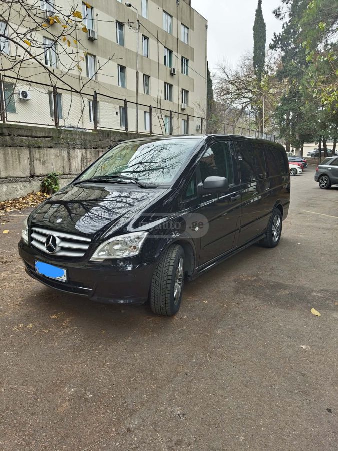 Mercedes-Benz V 220