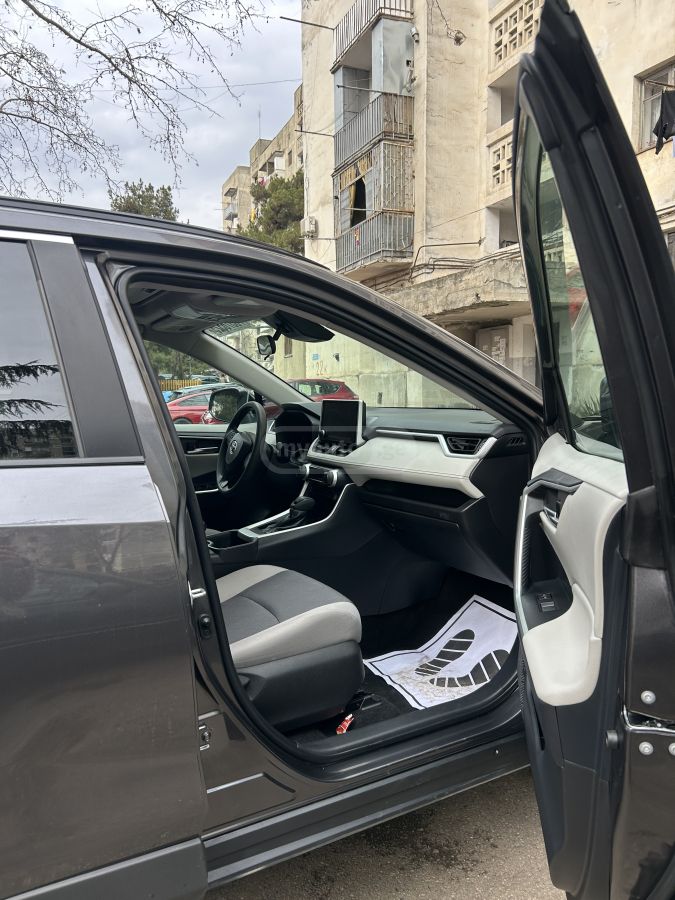 Toyota RAV4 2024 — photo 2
