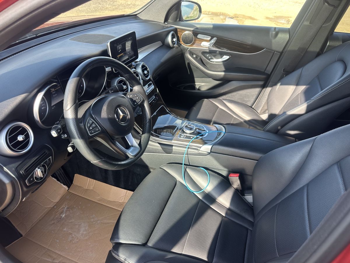 Mercedes-Benz GLC 300 2017 — photo 2