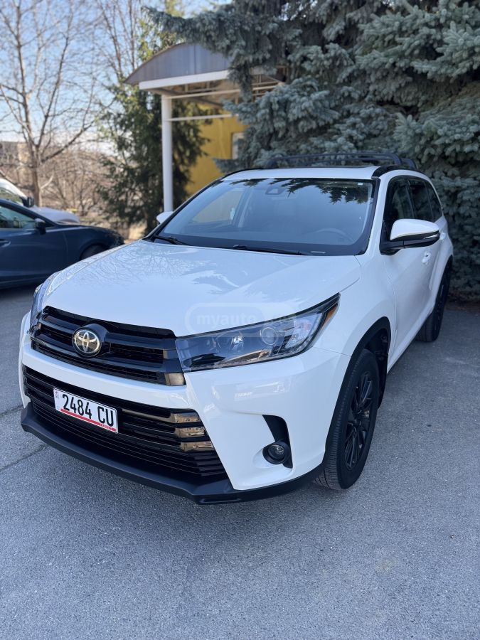 Toyota Highlander 2019 — photo 2