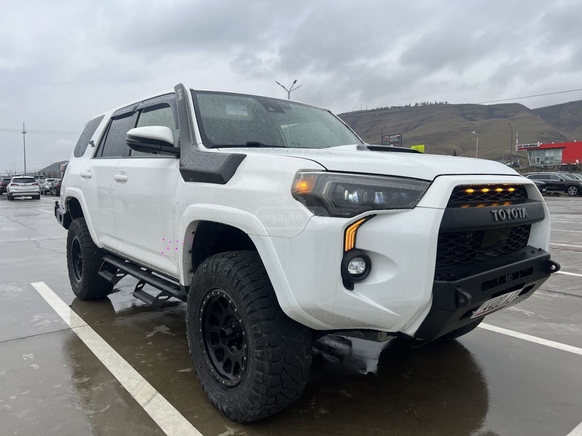 Toyota 4Runner 2020 — photo 2