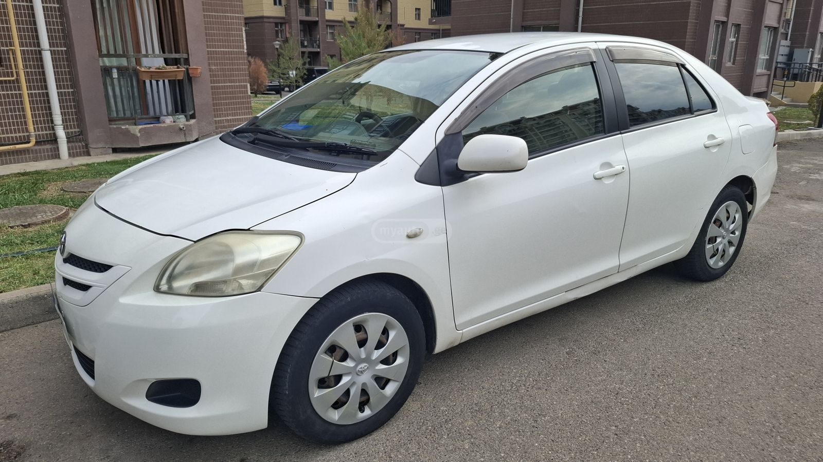 Toyota Belta 2006 — photo 2
