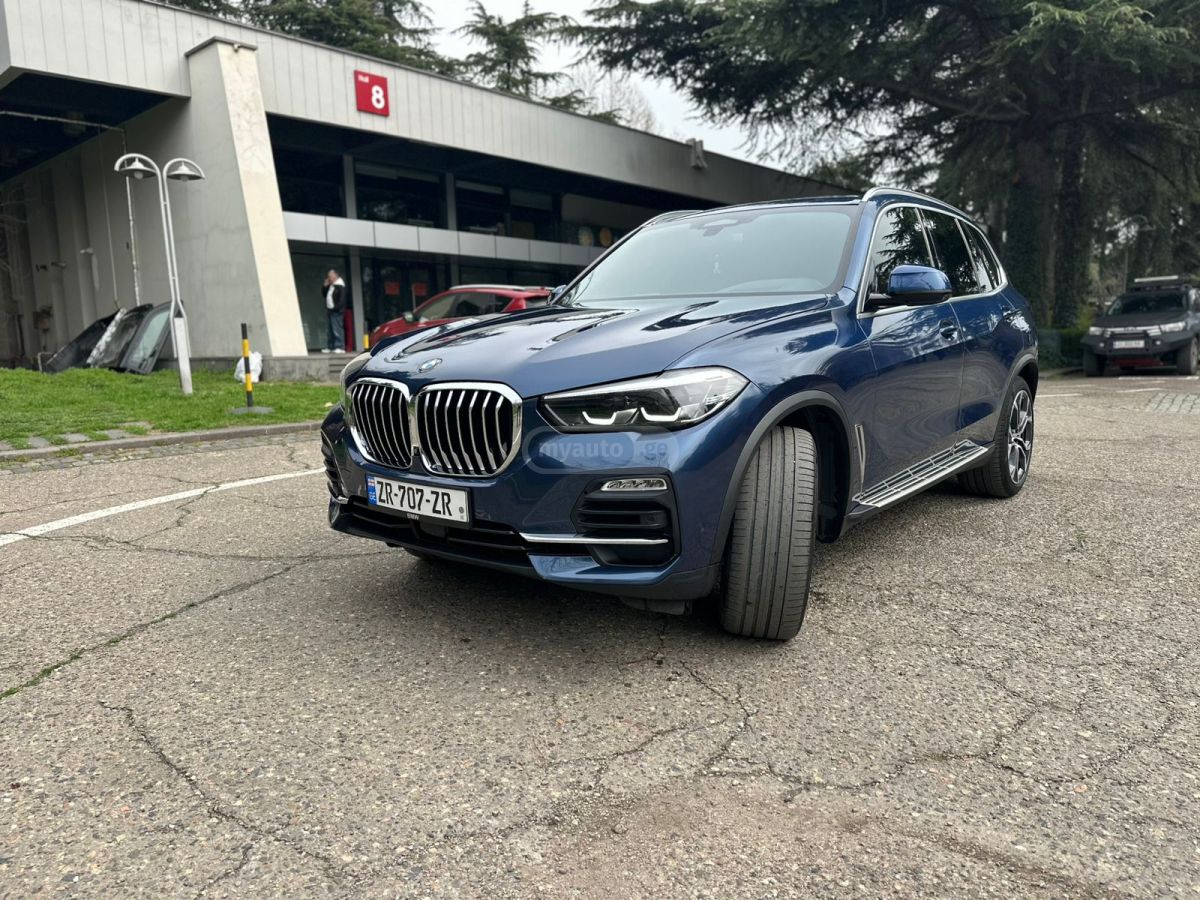 BMW X5 2021 — photo 2