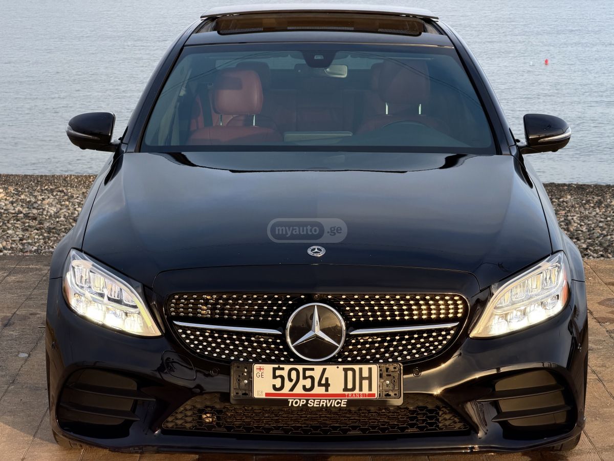 Mercedes-Benz C 300 2019 — photo 2