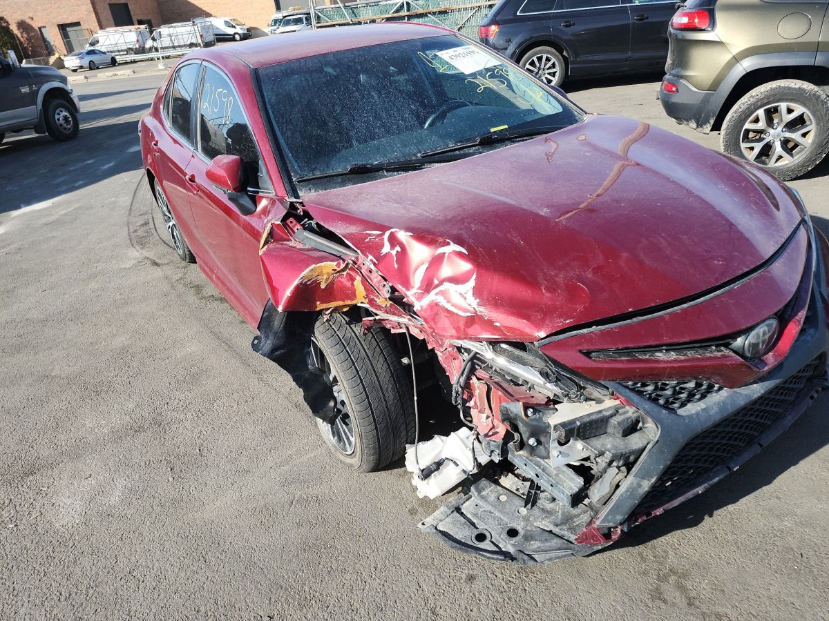 Toyota Camry 2018 — photo 2
