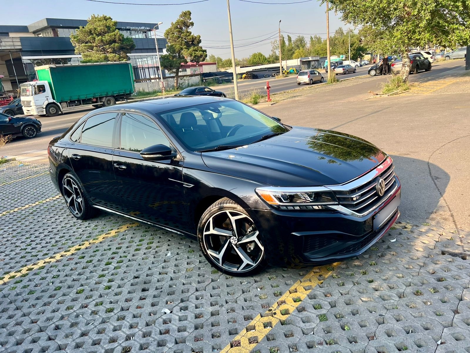 Volkswagen Passat 2020 — photo 2
